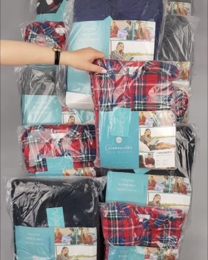 Фотография 616 - Халаты, комбинезоны (семейный) СТОК CAN#10 кг, ЛОТ №4451 оптом в Вологде и Вологодской области