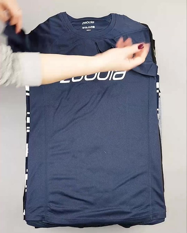 Фотография  949 - DK, Bestseller + Summer mix#15 кг, ЛОТ №5626 оптом в Вологде и Вологодской области