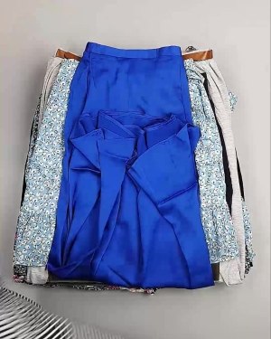 Фотография  563 - Юбки Bestseller 44#5 кг, ЛОТ №6121 оптом в Вологде и Вологодской области