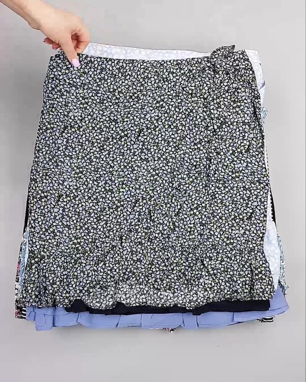 Фотография  517 - Юбки Bestseller 44#5 кг, ЛОТ №6121 оптом в Вологде и Вологодской области