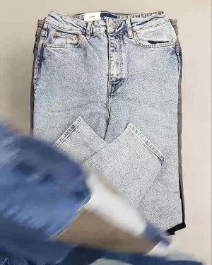 Фотография 159 - Джинсы женские Дания#10 кг, ЛОТ №6762 оптом в Вологде и Вологодской области