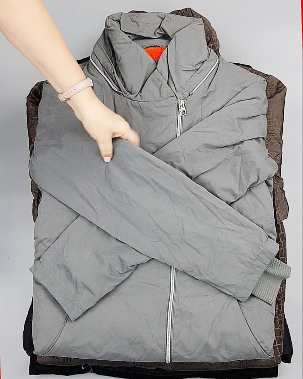 Фотография  900 - Primetta Куртки женские#25 кг оптом в Вологде и Вологодской области