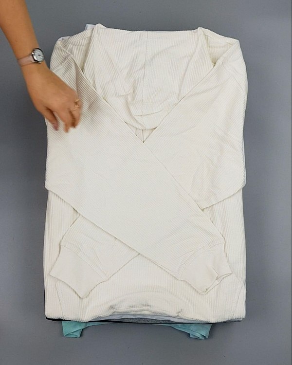 Фотография  461 - HOODIE CAN 084#10 кг, ЛОТ №7034 оптом в Вологде и Вологодской области