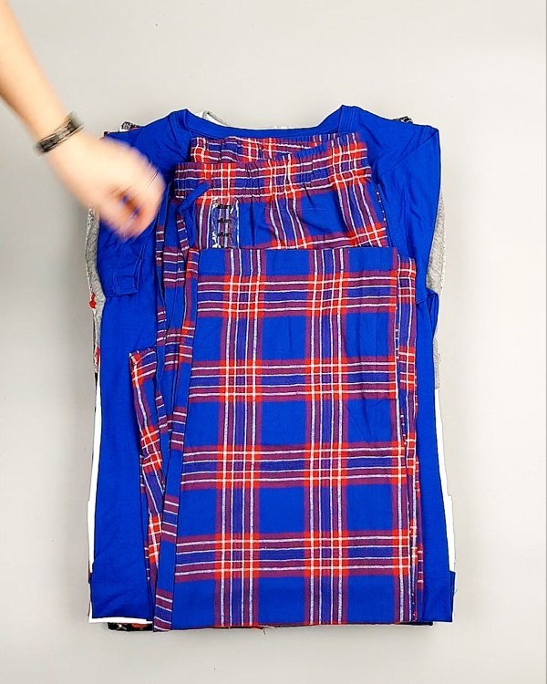 Фотография  516 - Домашняя одежда CAN 104#10 кг, ЛОТ №7330 оптом в Вологде и Вологодской области