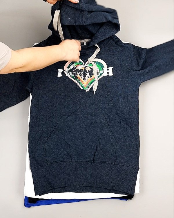 Фотография  665 - Толстовки м/ж (Sweat Tops)#20 кг, ЛОТ №7435 оптом в Вологде и Вологодской области