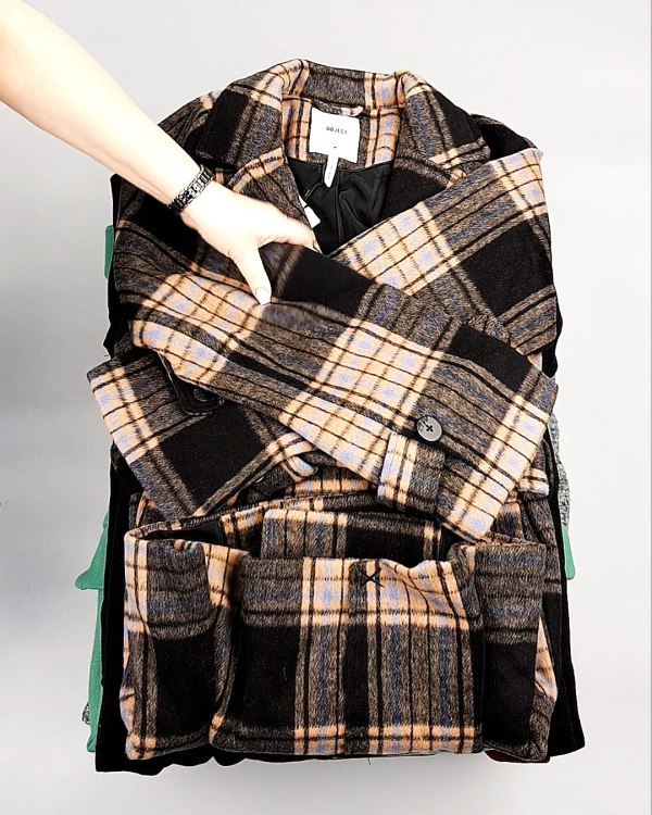 Фотография  284 - Пальто Bestseller 104#10,75 кг, ЛОТ №7561 оптом в Вологде и Вологодской области