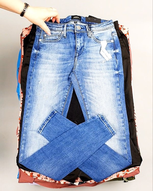 Фотография  636 - Bestseller Summer mix 104#15 кг, ЛОТ №7495 оптом в Вологде и Вологодской области