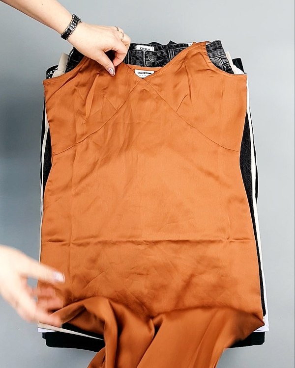 Фотография  661 - Bestseller Summer mix 104#15 кг, ЛОТ №7493 оптом в Вологде и Вологодской области