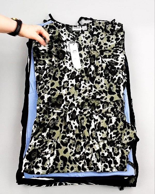 Фотография  696 - Платья Bestseller Summer 104#5 кг, ЛОТ №7701 оптом в Вологде и Вологодской области