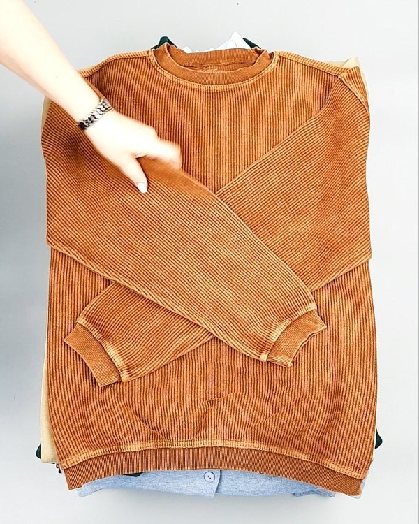 Фотография  632 - SWEATSHIRT CAN 084#10 кг, ЛОТ №7620 оптом в Вологде и Вологодской области