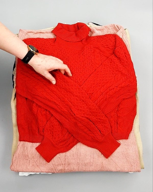 Фотография  336 - Джемпера СТОК CAN 084#7 кг, ЛОТ №7649 оптом в Вологде и Вологодской области