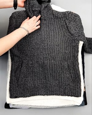 Фотография  571 - Джемпера СТОК CAN 084#7 кг, ЛОТ №7648 оптом в Вологде и Вологодской области