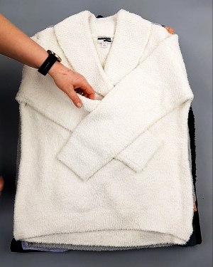 Фотография  838 - Джемпера СТОК CAN 084#7 кг, ЛОТ №7648 оптом в Вологде и Вологодской области