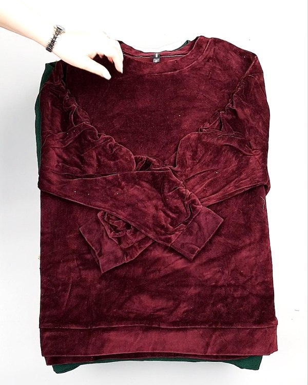 Фотография  800 - SWEATSHIRT CAN 084#10 кг, ЛОТ №7618 оптом в Вологде и Вологодской области