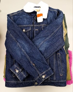 Купить Верхняя одежда м/ж C&A 025#10 кг оптом в Вологде и Вологодской области