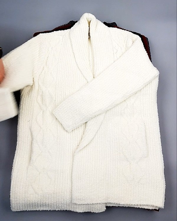 Фотография  433 - Кардиганы СТОК CAN 084#7 кг, ЛОТ №7674 оптом в Вологде и Вологодской области