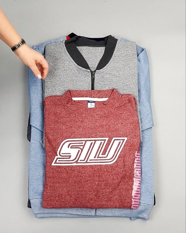 Фотография  440 - SWEATSHIRT CAN 084#10 кг, ЛОТ №7620 оптом в Вологде и Вологодской области