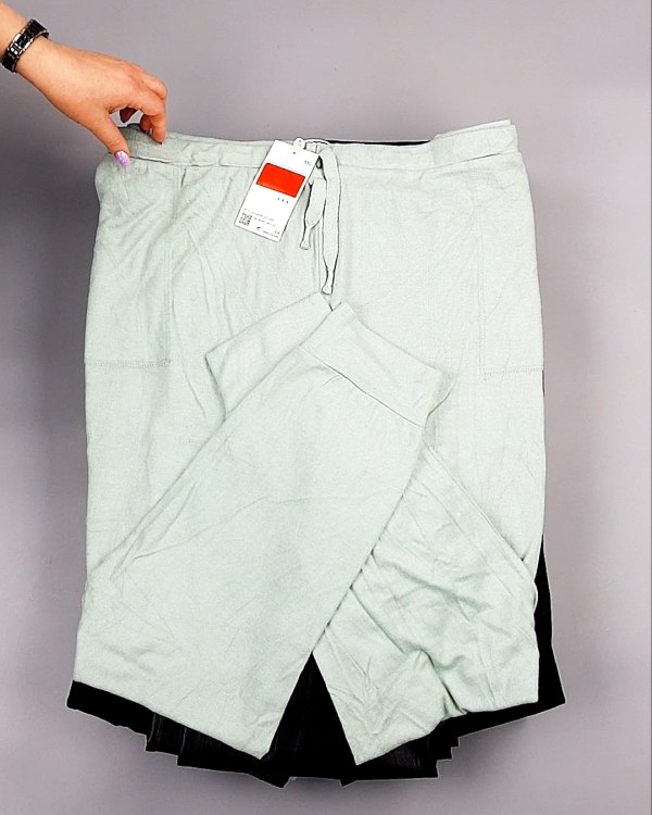 Фотография  870 - Брюки женские зима C&A 025#10 кг, ЛОТ №7910 оптом в Вологде и Вологодской области