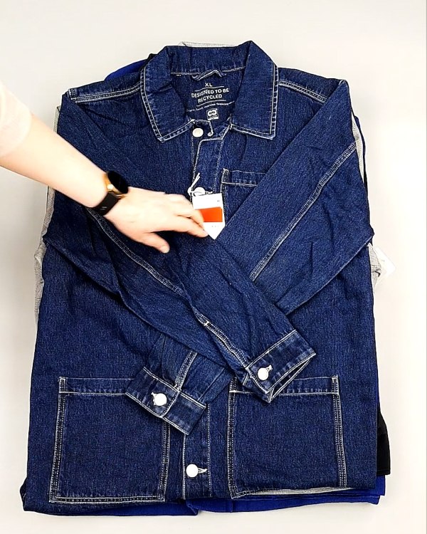 Фотография  832 - Ветровки м/ж C&A 025#10 кг, ЛОТ №7865 оптом в Вологде и Вологодской области