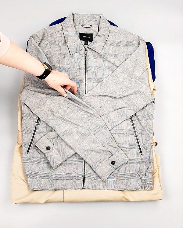 Фотография  103 - Ветровки м/ж C&A 025#10 кг, ЛОТ №7864 оптом в Вологде и Вологодской области