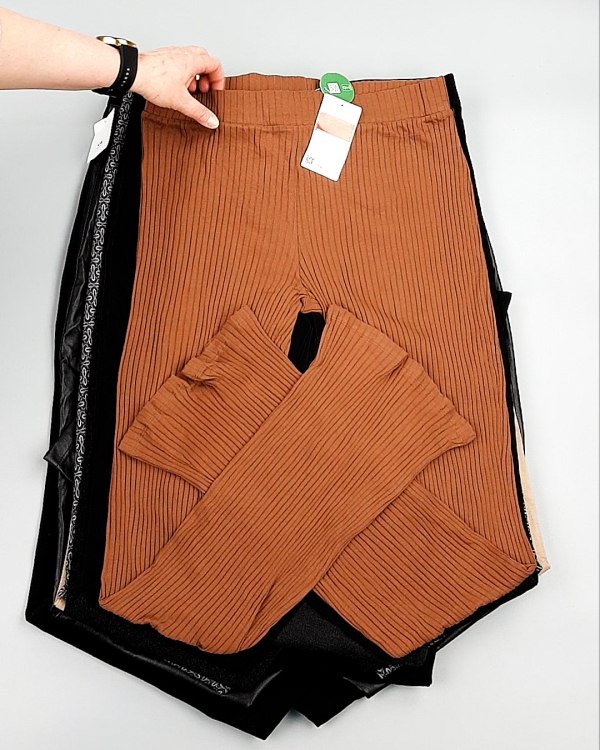 Фотография  457 - Брюки женские лето C&A 025#10 кг, ЛОТ №7894 оптом в Вологде и Вологодской области