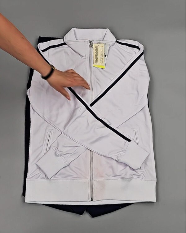 Фотография  679 - Спортивные костюмы  AD83#4 шт, ЛОТ №8637 оптом в Вологде и Вологодской области