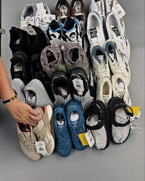 Фотография  494 - Кроссовки Reebok#23 шт, ЛОТ №8896 оптом в Вологде и Вологодской области