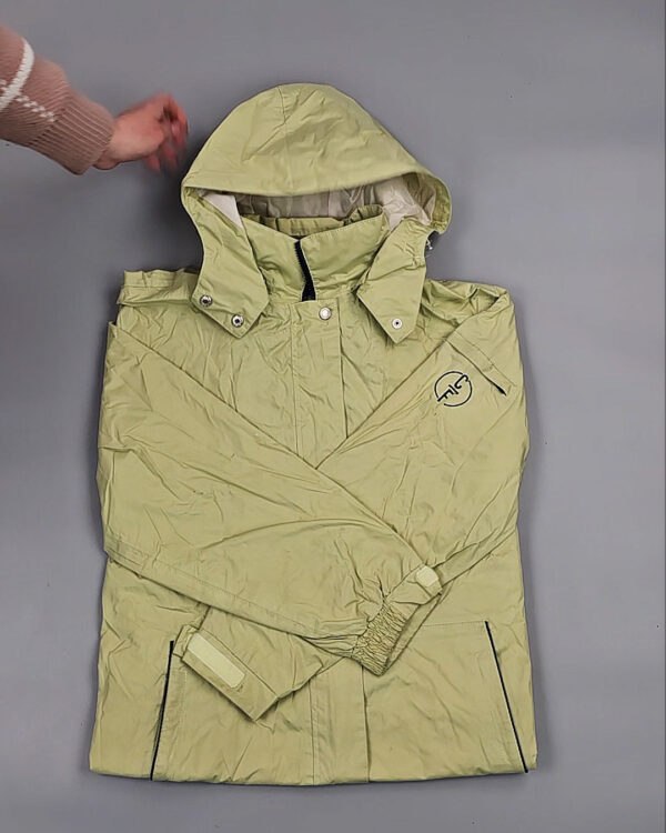 Фотография  815 - Ветровки женские#25 кг, ЛОТ № ВК0086 оптом в Вологде и Вологодской области