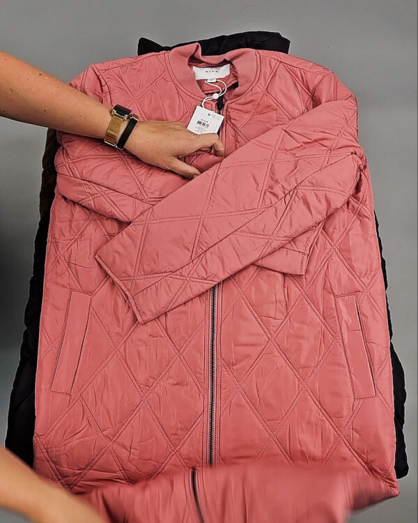 Фотография  909 - Верхняя одежда VILA#10 кг оптом в Вологде и Вологодской области