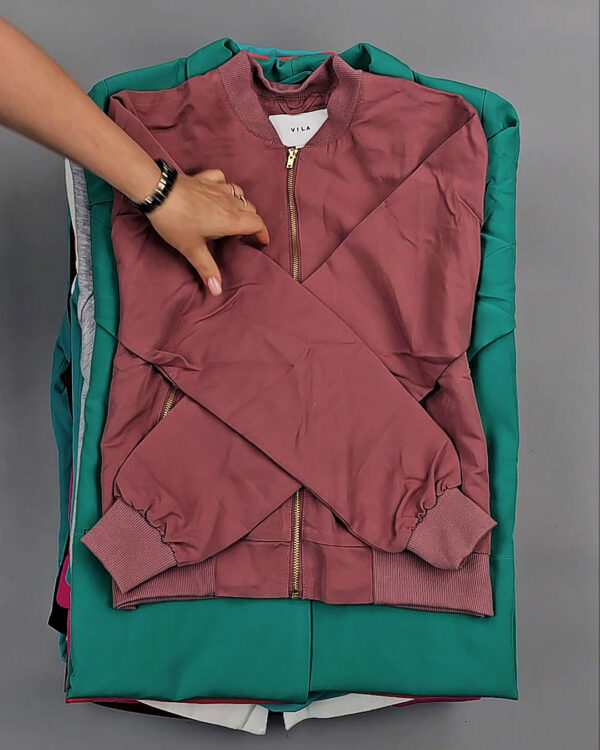 Фотография  818 - Толстовки+Верхняя одежда Bestseller Summer 045 B#7,2 кг, ЛОТ СТ-9323 оптом в Вологде и Вологодской области