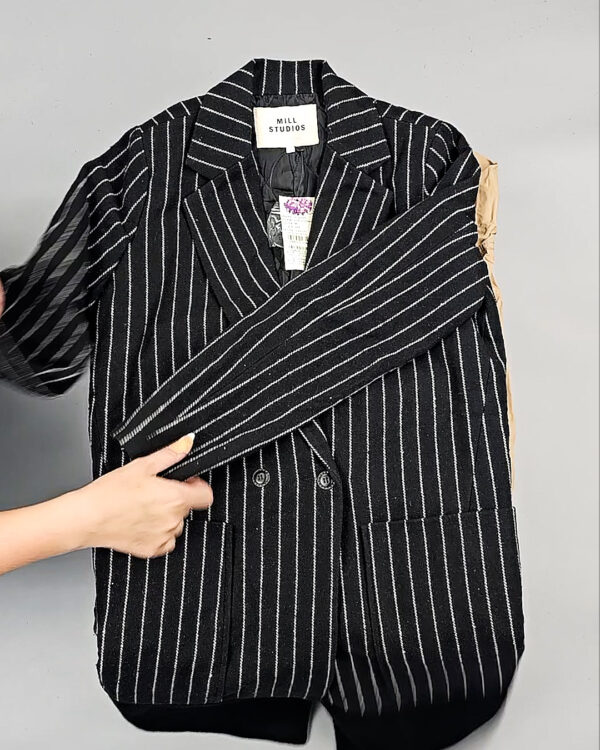 Фотография  985 - Верхняя одежда Корея 085#15 кг, ЛОТ № СТ-9247 оптом в Вологде и Вологодской области