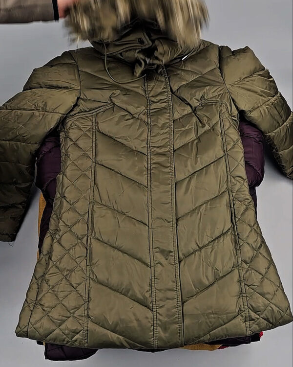 Фотография  495 - Верхняя одежда женская CAN 104#15 кг, ЛОТ СТ-9352 оптом в Вологде и Вологодской области