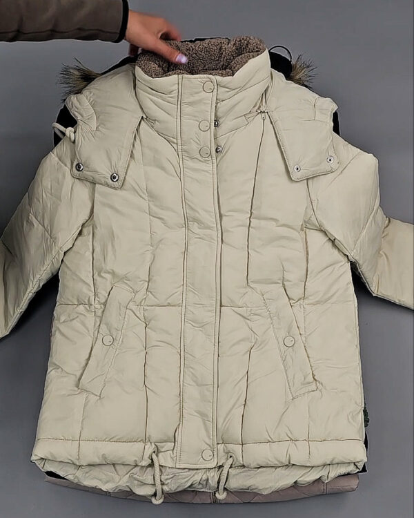 Фотография  230 - Верхняя одежда женская CAN 104#15 кг, ЛОТ СТ-9350 оптом в Вологде и Вологодской области