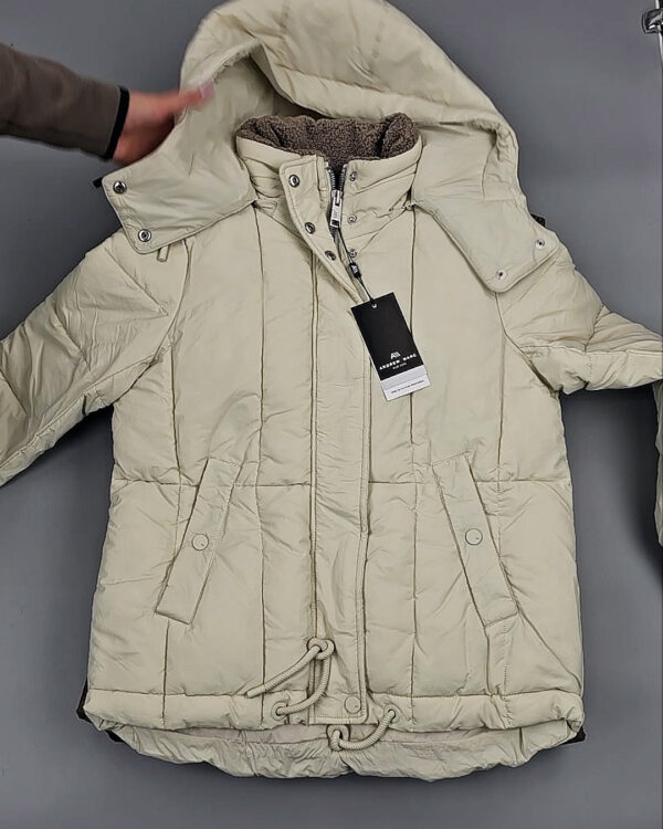 Фотография  697 - Верхняя одежда женская CAN 104#15 кг, ЛОТ СТ-9353 оптом в Вологде и Вологодской области