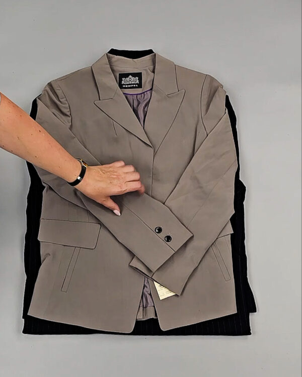 Фотография  968 - Жакеты Корея 085#10 кг, ЛОТ № СТ-9240 оптом в Вологде и Вологодской области