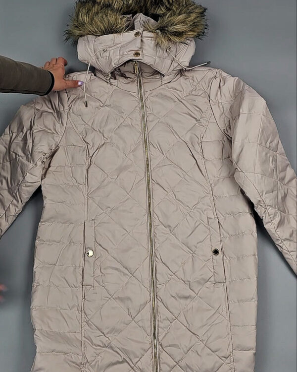 Фотография  829 - Верхняя одежда женская CAN 104#15 кг, ЛОТ СТ-9350 оптом в Вологде и Вологодской области