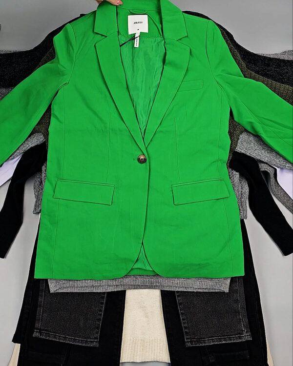 Фотография  234 - Bestseller Winter mix 104#15 кг, ЛОТ № СТ-9526 оптом в Вологде и Вологодской области