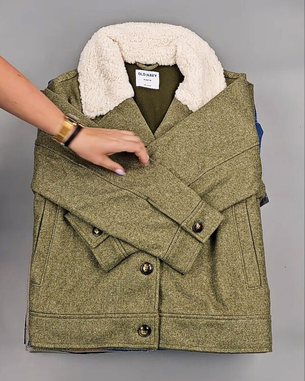 Фотография  939 - Ветровки женские CAN 104#12 кг оптом в Вологде и Вологодской области