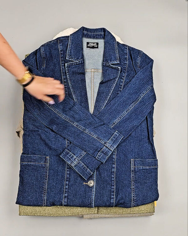 Фотография  121 - Ветровки женские CAN 104#12,5 кг, ЛОТ СТ-9404 оптом в Вологде и Вологодской области