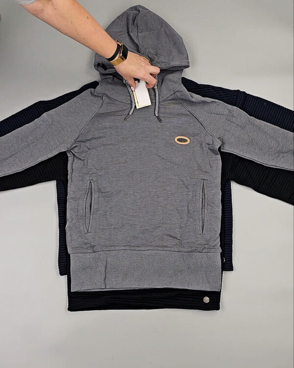 Фотография  685 - Толстовки Bestseller+DK 035#7 кг, ЛОТ СТ-9840 оптом в Вологде и Вологодской области